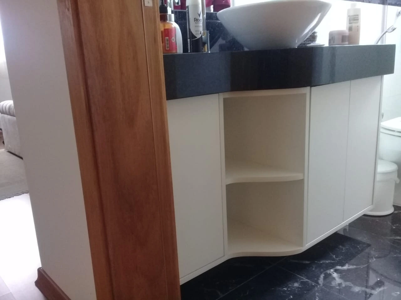 Banheiro a um cliente em Balneário